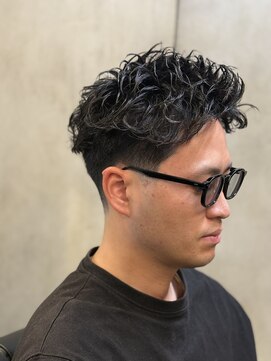 ドルクス 上野店(Dorcus) ローフェードピンパーマスパイキーショート！