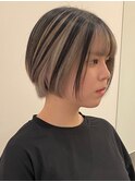 顔周りレイヤー大人上品くびれショートボブ