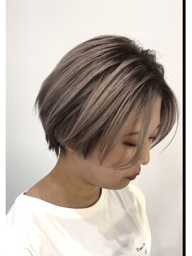 ビースト(BEEST) シャドウルーツ×モノトーン