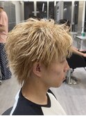 ハイトーンスパイキーウルフトリプルカラーブリーチ短髪