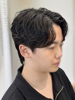 ビッケメンズヘア(Vicke Men's hair)&nbsp;フェザーパーマセンターパートダウンパーマニュアンスパーマ韓国