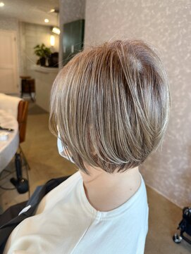 オルガ(olga) 白髪ぼかしハイライト コンパクトショート 大人かわいい