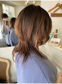 イメチェン人気ヘアスタイル軽めのミディアムウルフ/ハイライト