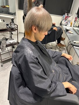 キング 枚方店(K!ng) 【枚方、高槻、梅田】ホワイトベージュとポイントカラー