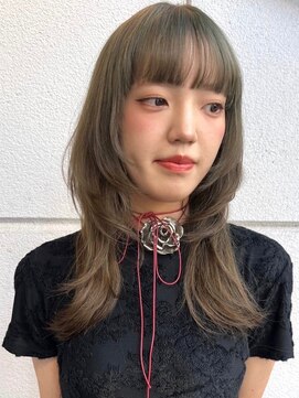 パーク 福岡天神西通り店(parc) ウルフレイヤー　オリーブベージュ　顔周りレイヤー　外ハネヘア