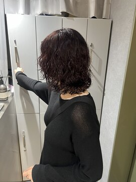 リラス 博多(rilas) レイヤーパーマ　パープルカラー　ぶどう色　パーマスタイル