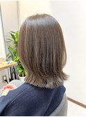 オリーブベージュカラー くびれボブ