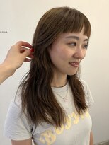ナヌークカフラ(nanuk kafla)&nbsp;オン眉カットとくせ毛を活かしたレイヤーカット