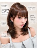 ナチュラルストレート x ミディアム(20代向け) カット