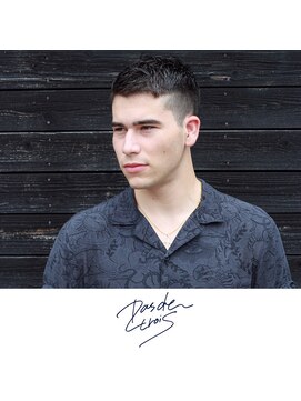 パドトロワ(Pas de trois) 新潟×外人風バーバースタイル×フェードスキンカット