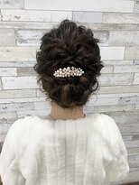 ブルームス アンジュ(Blooms Unge) 華やかシニヨン