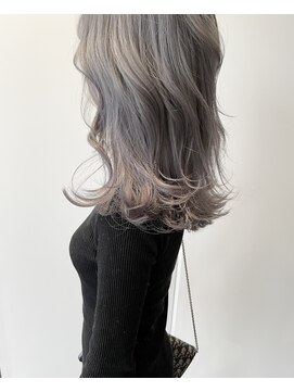 ビースターティス(Be Statice) White gray