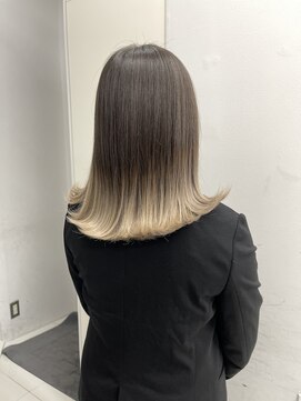 アライブ キチジョウジ(ALIVE Kichijoji) ホワイトベージュグラデーションカラー