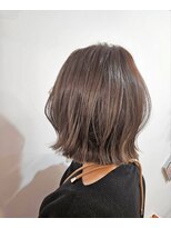 ツムグ 代官山 中目黒(TUMUGU)&nbsp;白髪ぼかしハイライト切りっぱなしボブピンクブラウン