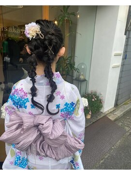 ハナサカヤヘアーサロン(hanasakaya hair salon) ねじりツインポニー