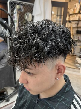 アミーゴ(AMIGO) スペインカール×スキンフェード