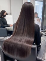 ラボ バイ アンキシム(Labo by AHNKISM)&nbsp;韓国レイヤーカットミディアムストレートベージュ堀江