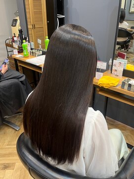 アルター(aL ter) 艶髪縮毛矯正［ホワイトグレージュ/ミニウルフ］長野歌穂