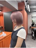 ハイトーンダブルカラーボブ前髪ありピンクヘア韓国ヘア小顔ヘア