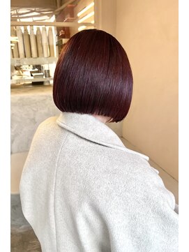 イル(iru) 【iru /谷町/上本町】カシスピンク×パツっとボブ