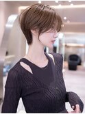 くびれショートカット/レイヤーカット/オリーブベージュ