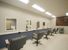 スピーディーカラーアットユー 平田店(at-U)の雰囲気(青を基調にした落ち着いた店内で。)