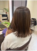 外ハネミディアムボブ