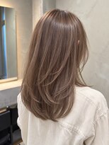ウト(Uto)&nbsp;レイヤーカット/グレージュ/メテオ髪質改善/京都四条烏丸