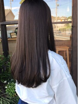 ソーイ ヘアアンドライフスタイル ショップ(SO-E HAIR&LIFESTYLE SHOP)の写真/ずっと触れていたくなるようなお手入れ楽々ナチュラルスタイルに◎パサつき、扱いにくさを縮毛矯正で解消!