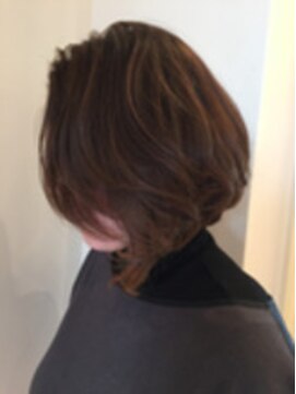 ラテルネ 名駅店(Laterne) 前下がりボブ30代40代マロンベージュ /艶カラーオーガニック
