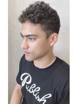 ラヴィエール(Laviere) 50年代のカルチャーを感じさせる男前リーゼント風モヒカン