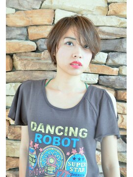 エレナ(Helena) やわらかナチュラルショートヘア