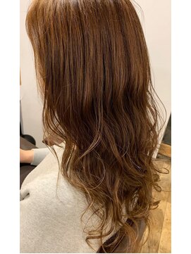 リコモ(Likkle More) ベージュ×ゴールド　担当中嶋【十条 美容室 リコモ】