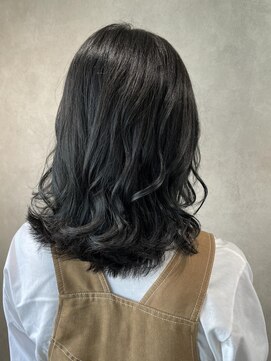 ミューバイケンジ(miu by KENJE) miu＆伊藤夏海 ブリーチなし◎ブルーアッシュ