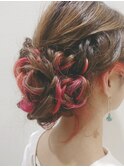インナーカラーのヘアアレンジ