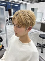 キートス(Kiitos)&nbsp;センターパート　ブロンドカラー