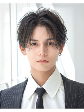 オーシャントーキョー 渋谷神南(OCEAN TOKYO) 黒髪ニュアンス人気束感センターパート