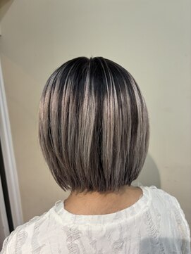 テン バイ アンブルリュクス 池袋(teN +by ambleluxe) シャドールーツ/ダブルカラー/ブリーチ/池袋