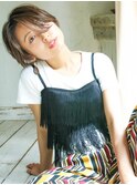 ナチュラルハイライトのハンサムショート