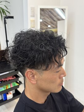 イロ 成田(iLo) 大人の魅力UP!無造作ツイストスパイラルパーマ