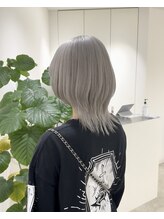 リコット(Licotte)&nbsp;White silver × Wolf cut