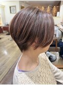 白髪ぼかしハイライト × 大人ショート