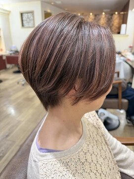 ヘアーアンドカラー プラーチェ(hair&color Plaatje) 白髪ぼかしハイライト × 大人ショート