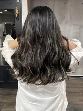 シェルヴ(XELVE) アッシュブラック系ハイライト