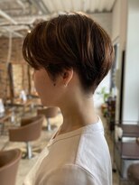 スペックホルダー(Spec Holder) デザインカラー刈り上げハンサムショート9.13