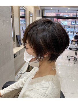 チリンバイロストシティー(Chillin by LOSTCITY) 丸みくびれショート