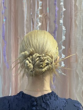 ヘアメイクアンドセットサロン リッコ(Hair make&set salon Ricco) 大阪梅田茶屋町へアセットサロンRiccoの金箔付きお呼ばれヘア