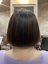 ハコ(H.A.Co) 首が綺麗に見える丸みボブスタイルです。