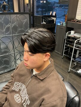 ヒロザバーバー(HIRO THE BARBER) フェザー×フェード