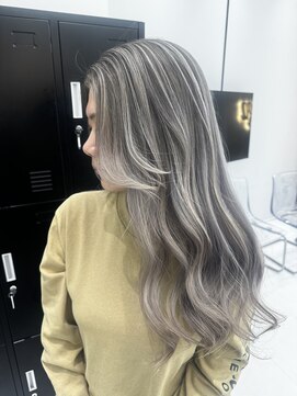 ラルガ 城野店(Raruga) 外国人風シャドールーツ